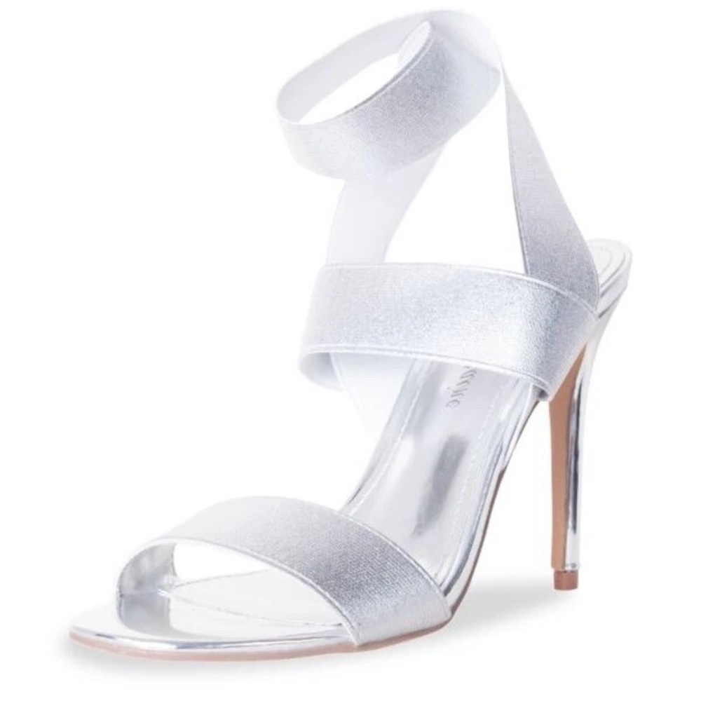 Lauren Lorraine Shimmering Silver Heels NWT as 7.5